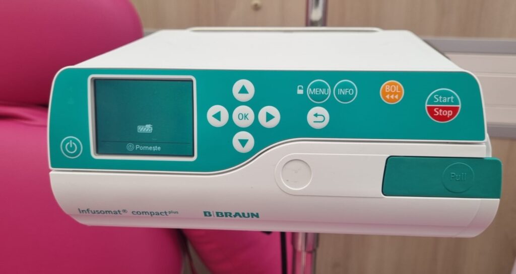Succesul proiectelor caritabile Crosul OncoHelp și Gala Dovleacul Roz: 40 de infuzomate achiziționate pentru îmbunătățirea tratamentului pacienților oncologici